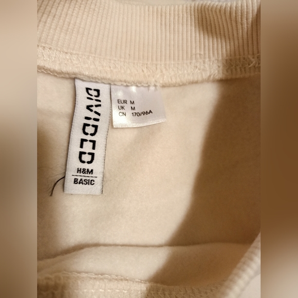 Cream H&M Divided Sweatshirt size M, new - Picture 4 of 4